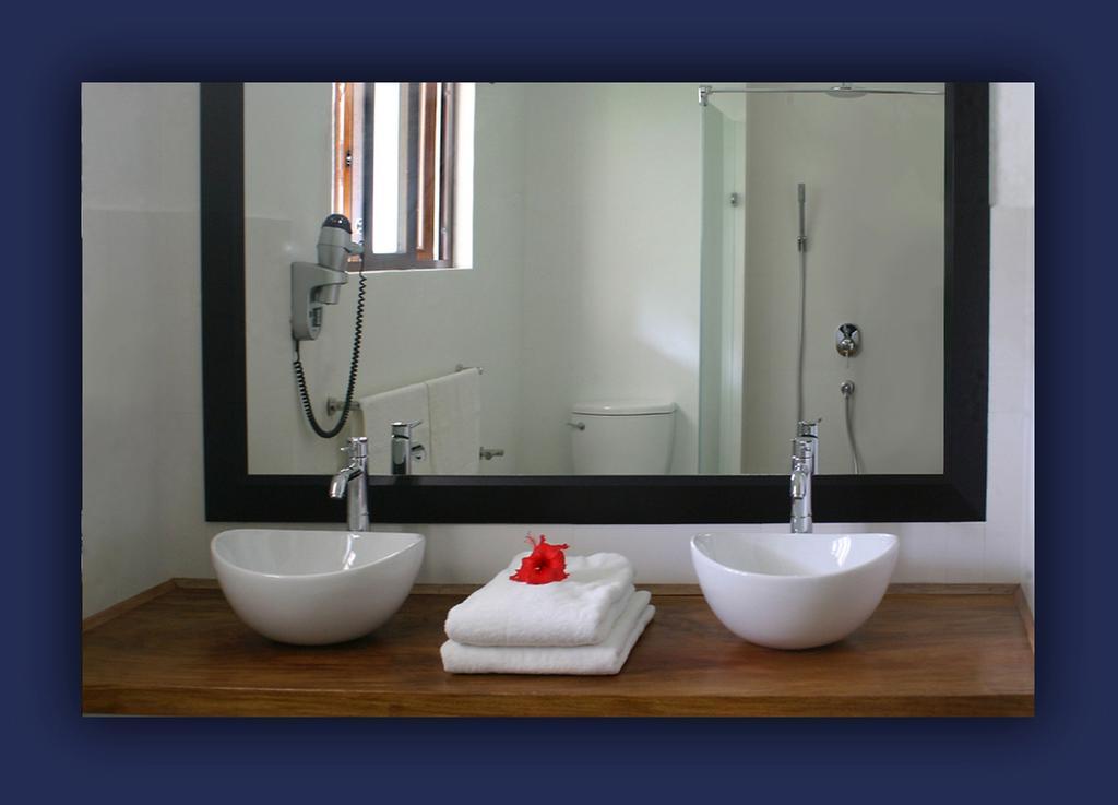 L'Hirondelle Self Catering Guest House Anse Volbert Village  Room photo